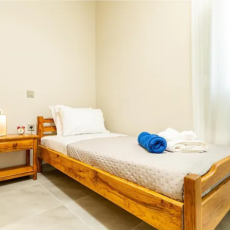 Oikia Azilakas 3 Bedroom House With Parking 아파트