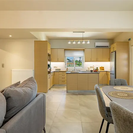 Oikia Azilakas 3 Bedroom House With Parking