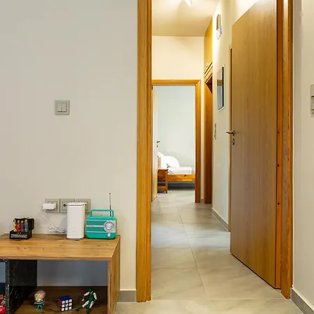 Oikia Azilakas 3 Bedroom House With Parking 아파트